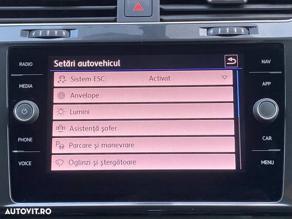 Volkswagen Golf 2.0 TDI SCR DSG Comfortline - 24