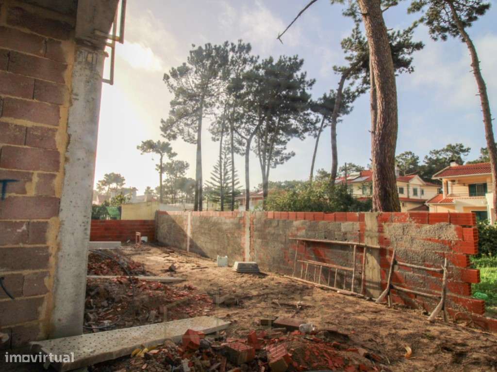 Moradia Isolada T4 com Piscina na Aroeira-29