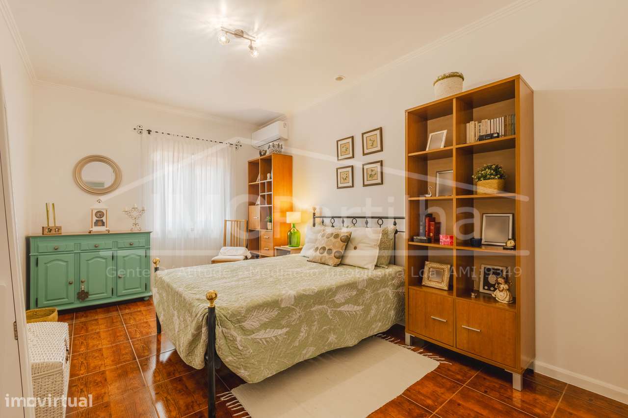 Moradia T3 | 212m2 | c/Jardim e Garagem | Odivelas-24