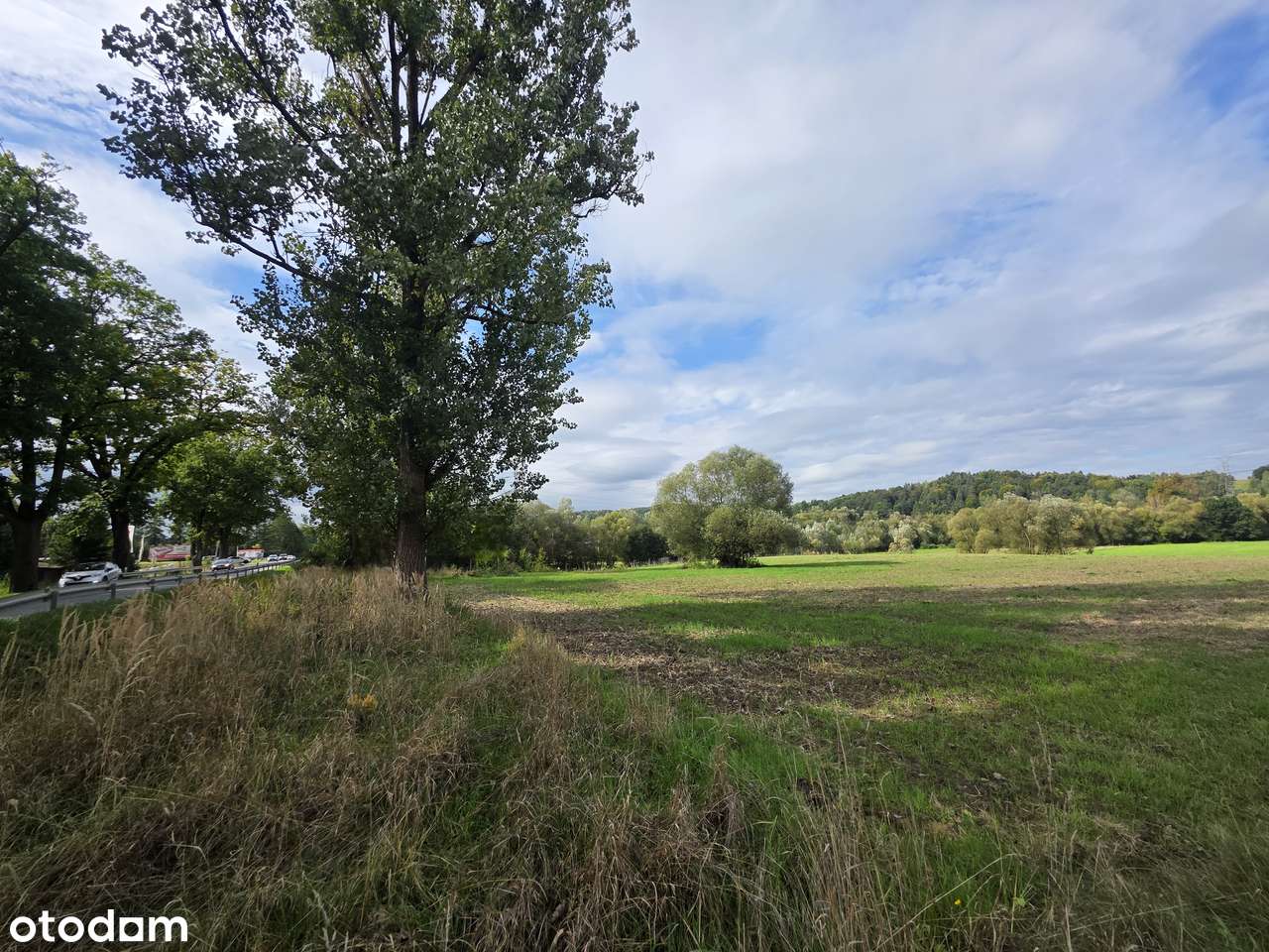 Płaska działka idealna pod iwestycję/82ary/bezpośrednio przy drodze-5