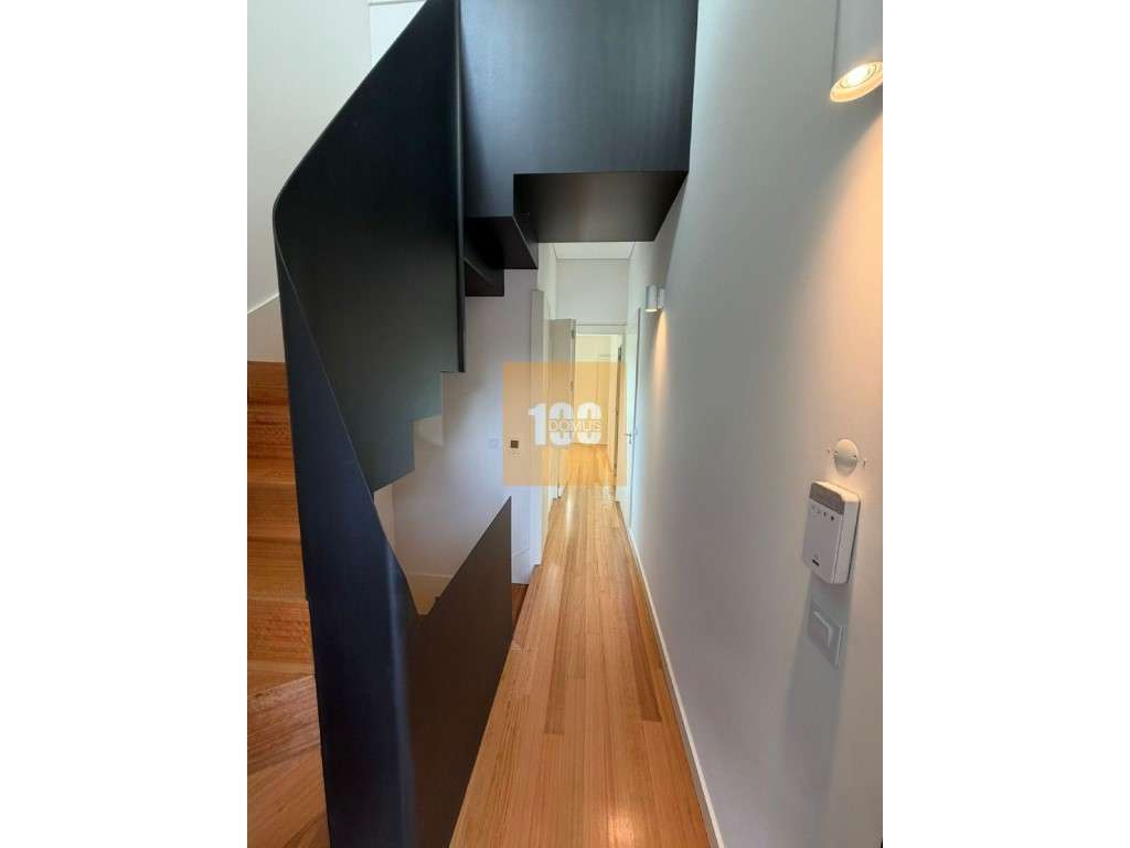 Moradia com jardim em Matosinhos Sul-3