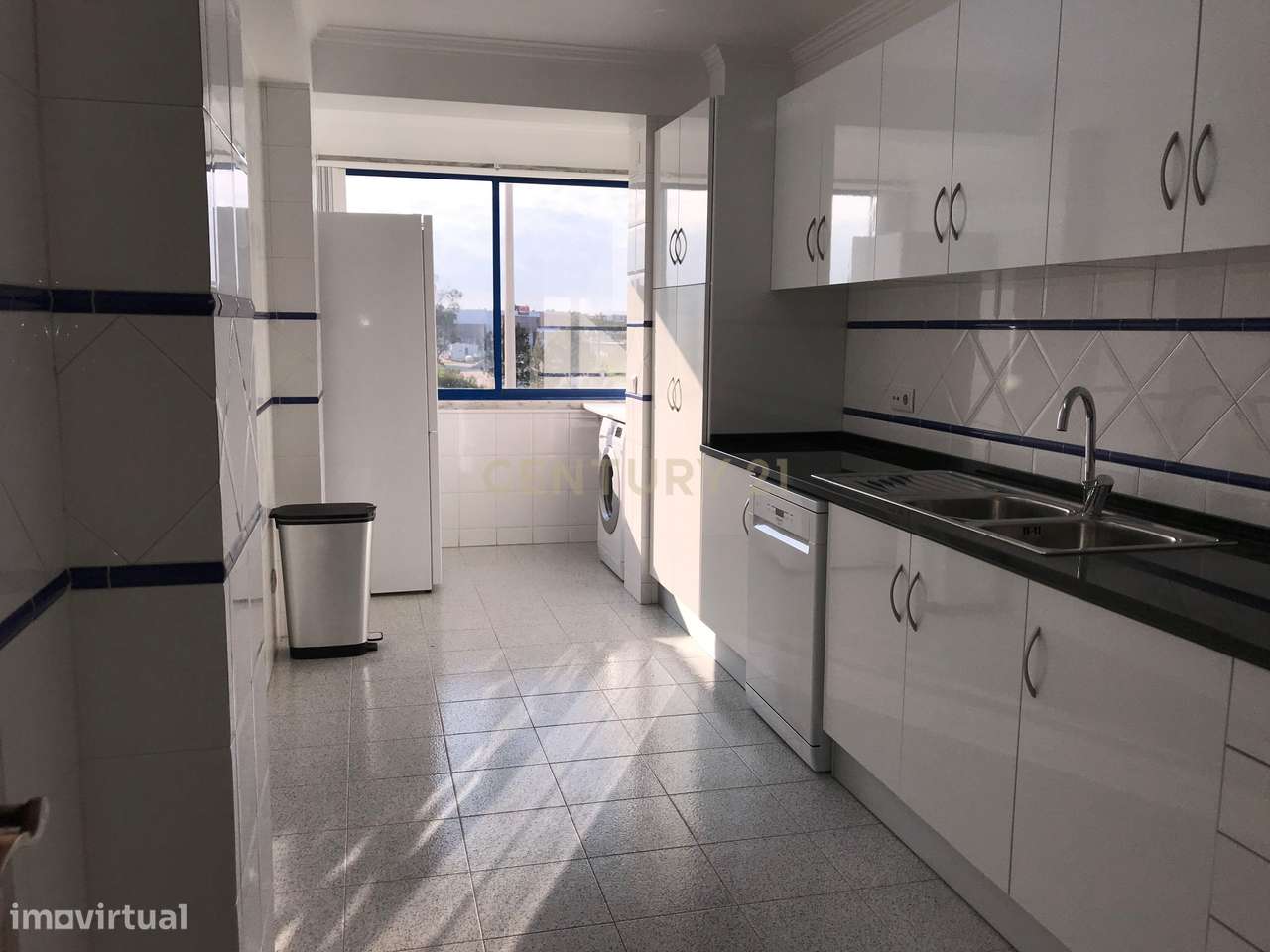 T3 Renovado com Vista Mar | Suíte | Box Fechada | Ericeira-24