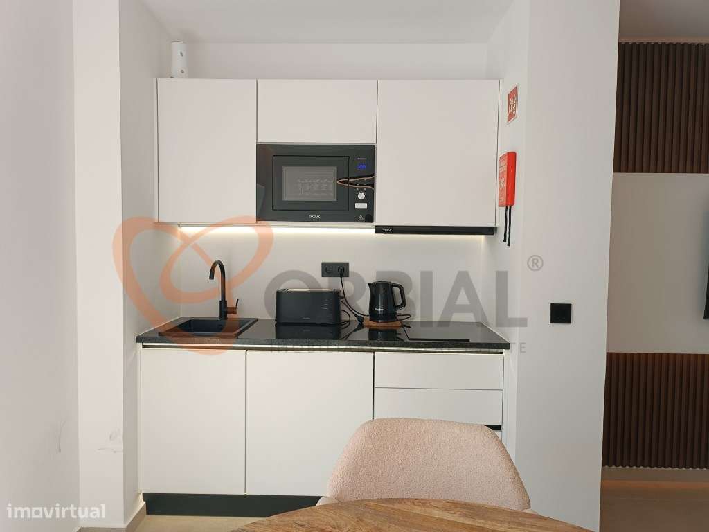 Excelente Apartamento T1 totalmente renovado com Alojamento Local p... - Grande imagem: 2/14