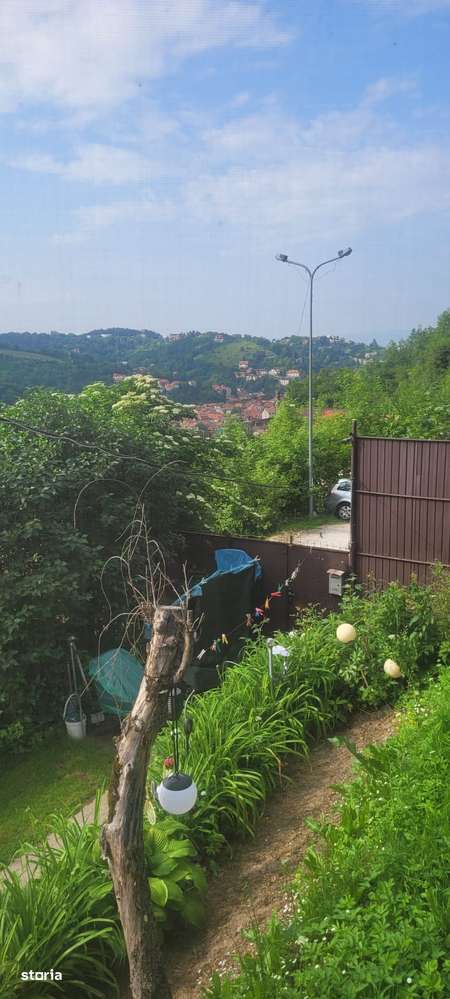 Vand casa renovabila cu teren de 345 mp in Schei - Imagine principală: 2/10