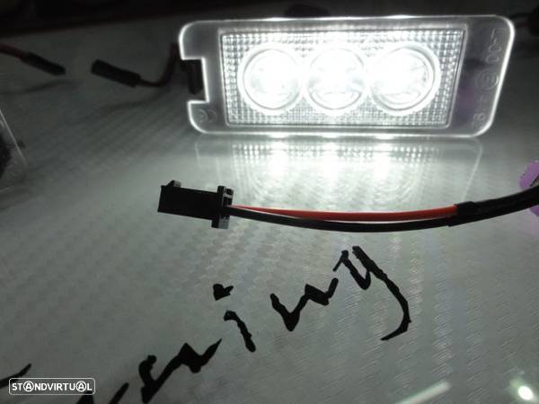 Suporte De Lâmpada De Matricula Com Led Branco Para  Audi TT 8N 2-doors 1999-2006, VW EOS, Golf 4, 5, 6, 7, Lupo, Passat 3C, CC, Polo 6N2, 9N,9N3, Beetle, Passat B6, B7, Phaeton, Scirocco, Seat Altea, Exeo, Exeo ST, Ibiza 6J, Leon 1P, Skoda Superb 3T 4-drs Sedan 2008, Porsche Carrera GT, 911 Carrera 996, 997, GT2, GT3, Boxster 987, Cayene 9PA, Cayman 987C. - 15