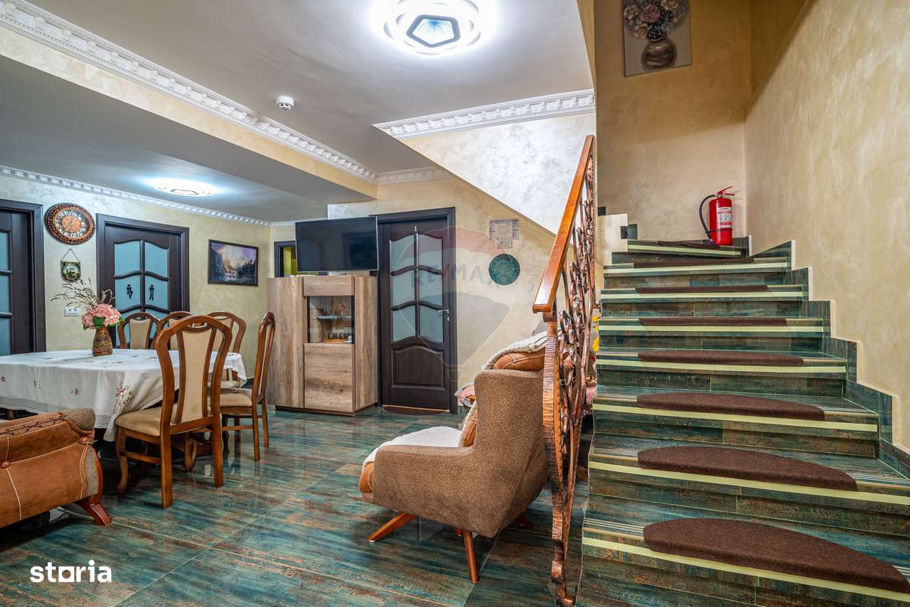 Vila moderna cu 2 corpuri in Busteni | Ideala pentru turism - Imagine principală: 2/20