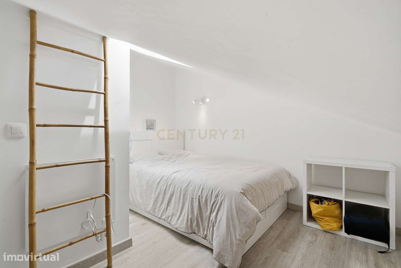 T1+2 Duplex com Vista Mar | A apenas 150 metros da praia de Santa Cruz-6
