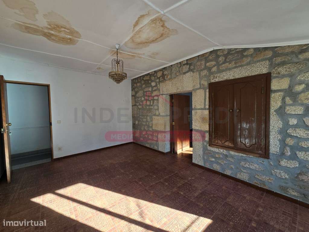 Prédio com varias frações Autónomas - Venda Judicial - Guarda-35