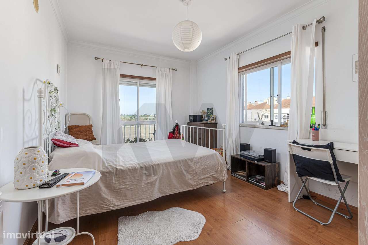 Apartamento T3 com elevador e vista desafogada, Urbanização do Moinho,-33