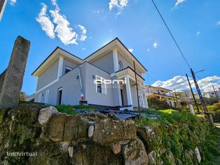 Lote de terreno urbano com moradia V5 em fase de construção no Bairro - Grande imagem: 2/36