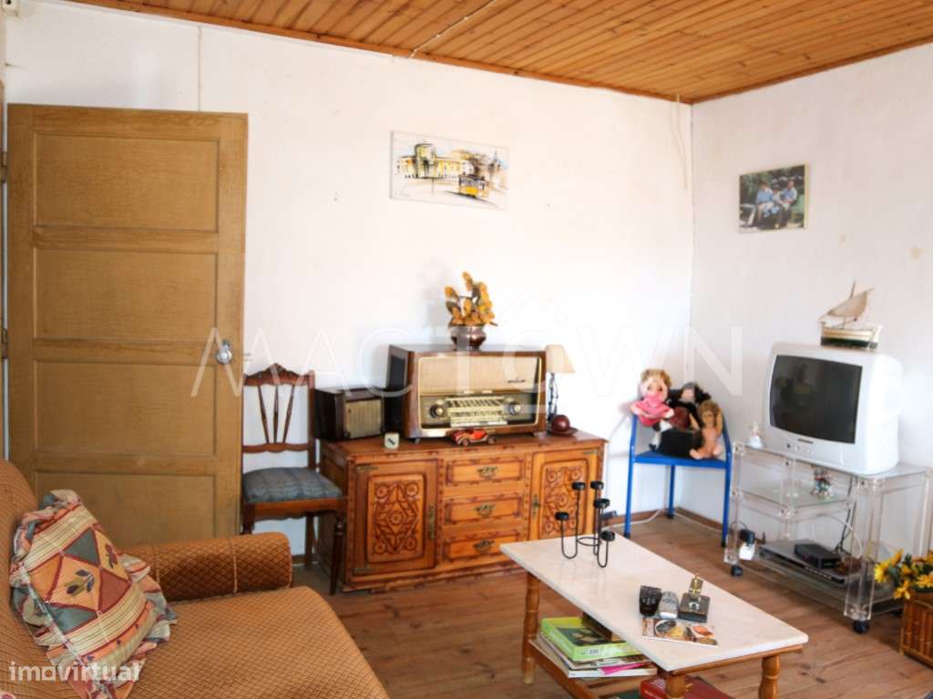 Viva no Centro Histórico numa Moradia Cheia de Caráter-11