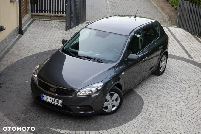 Kia Ceed - 17