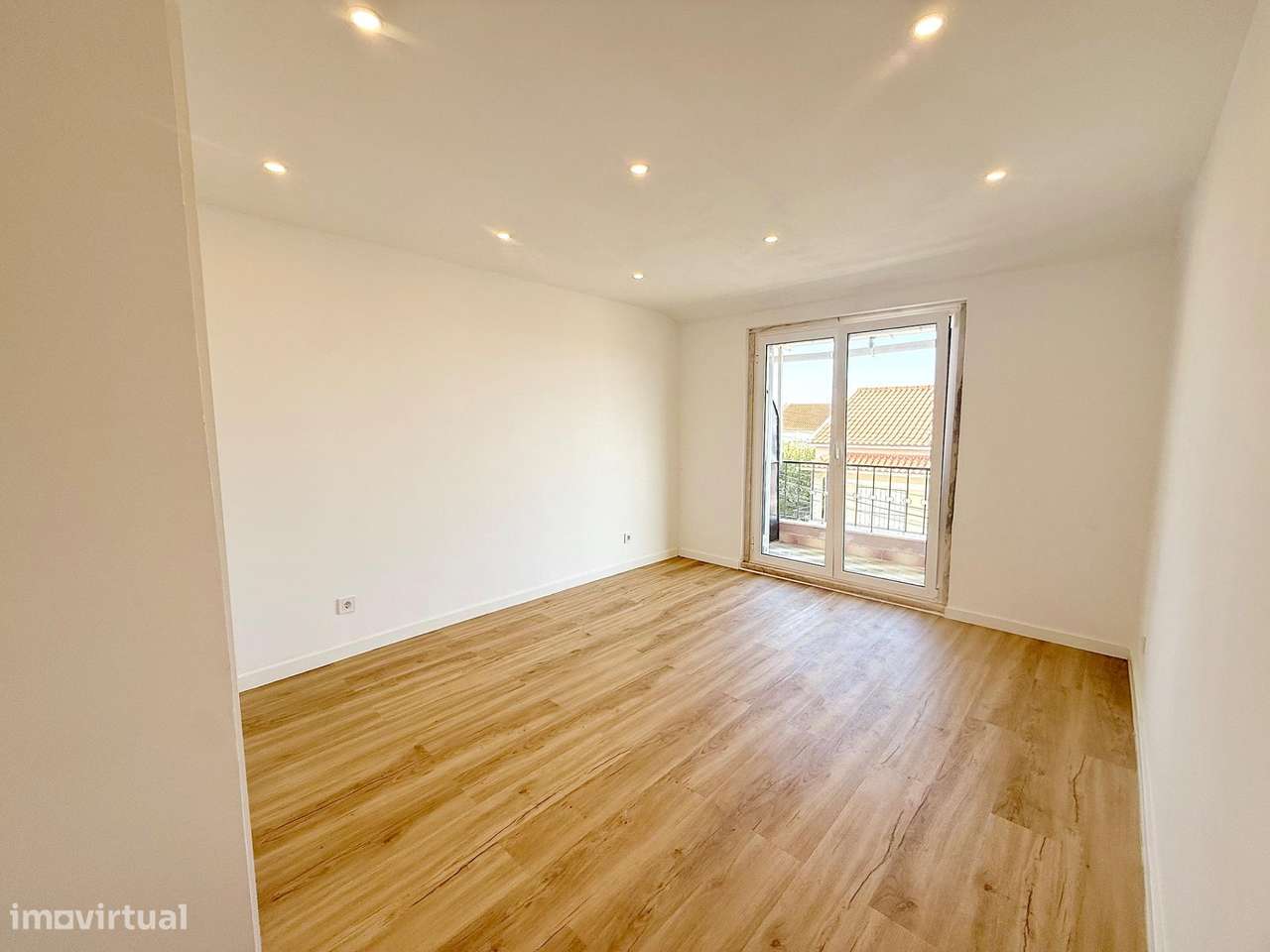 T2 remodelado c/ varanda e vista rio!-28