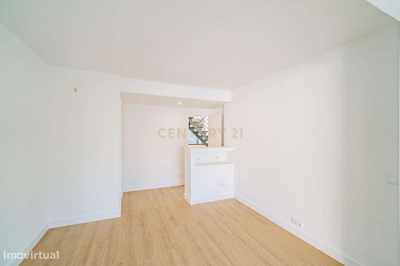 Moradia T6 com Piscina - Charneca de Caparica-21