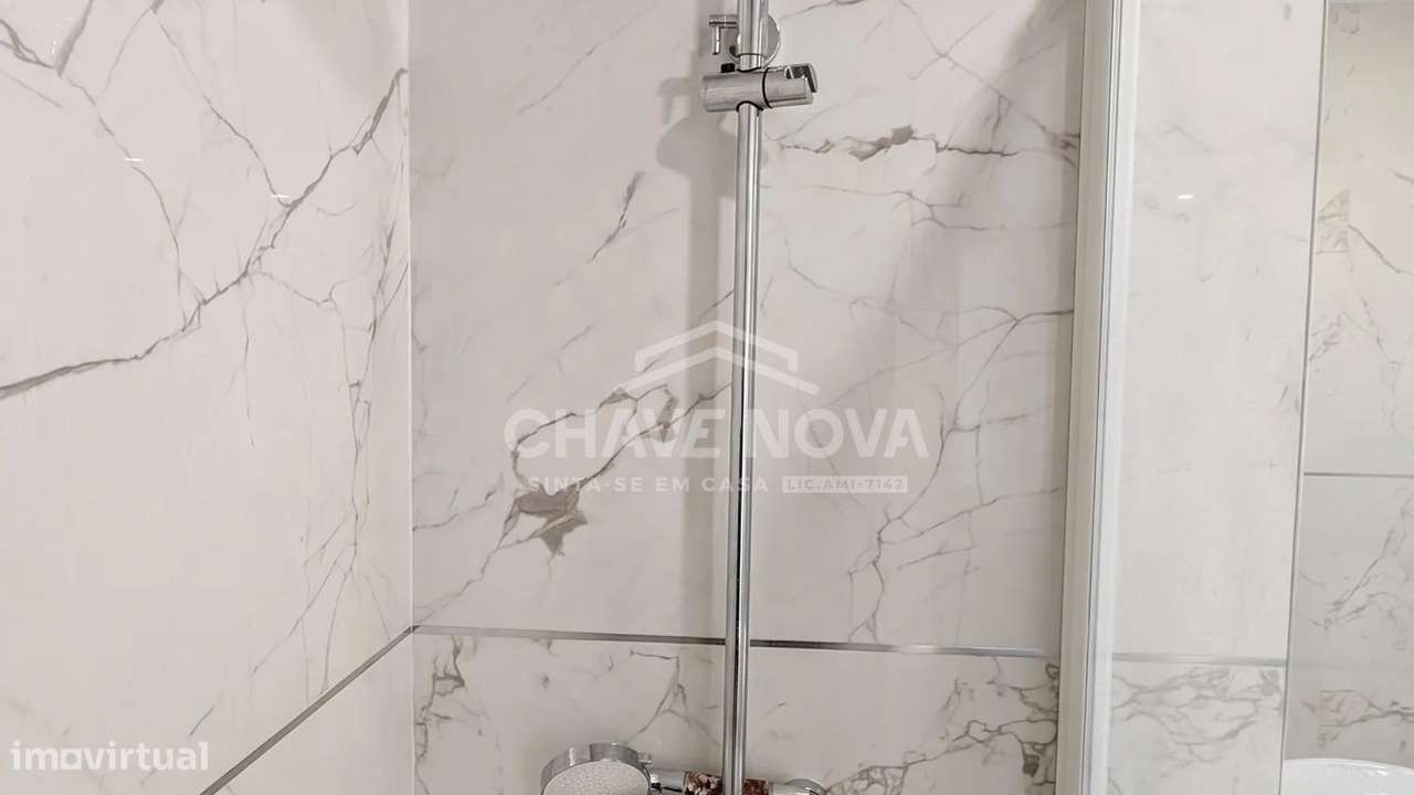 Apartamento T3 c/ Terraço (77.35m2) e Garagem Box em Mafamude-23