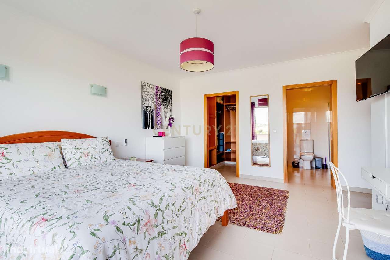 Moradia T3 com Piscina e 3 515 m² de Terreno | Entre o Campo e o Mar |-16