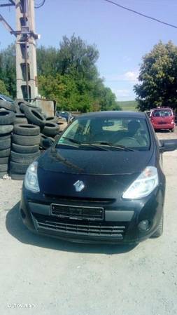 Dezmembrez Renault Clio 1.5 - 4