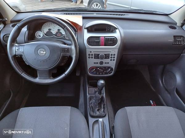Opel Corsa 1.2 16V Confort - 4