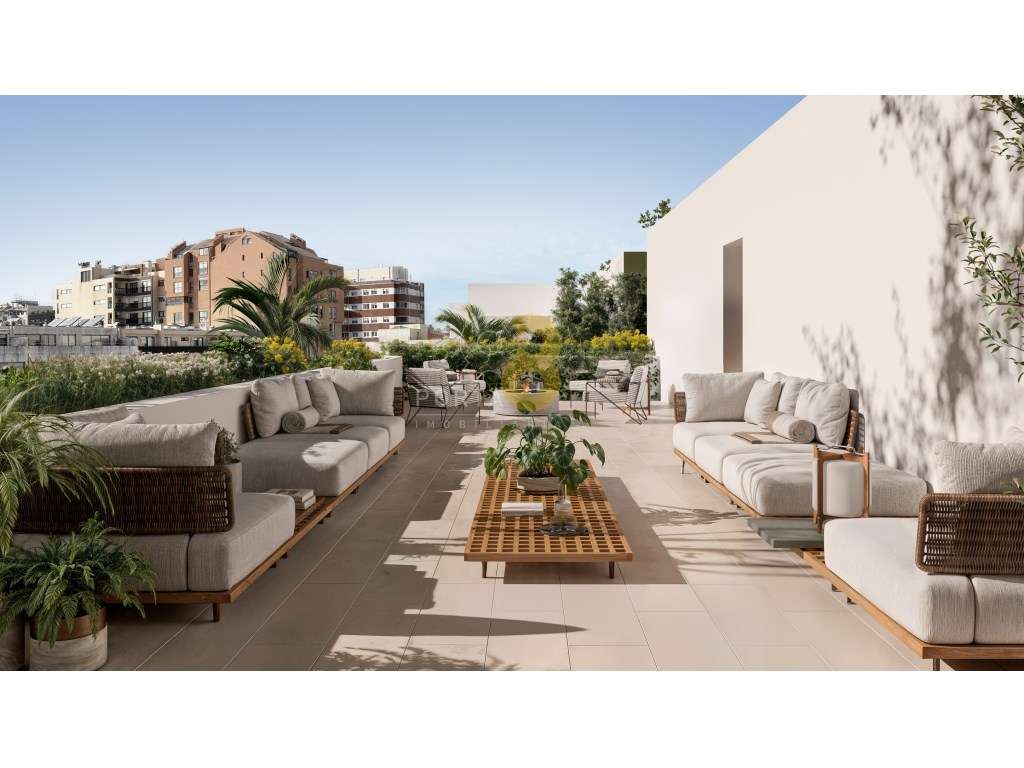 Apartamento T4 com terraço, 3 lugares de estacionamento e arrumos, ... - Grande imagem: 4/56