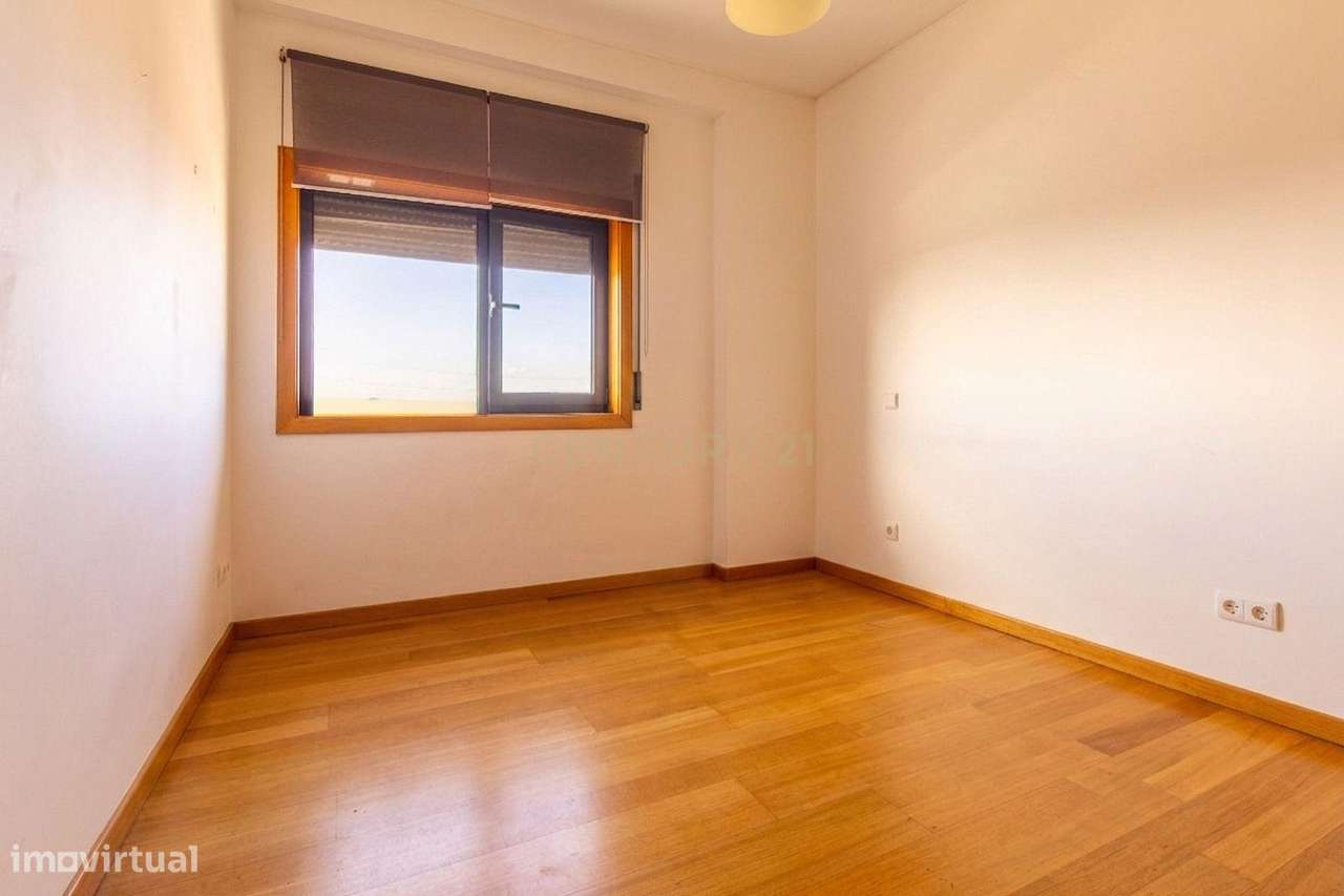 Barreiro / Lavradio - Apartamento de 4 assoalhadas com varandas e luga-18