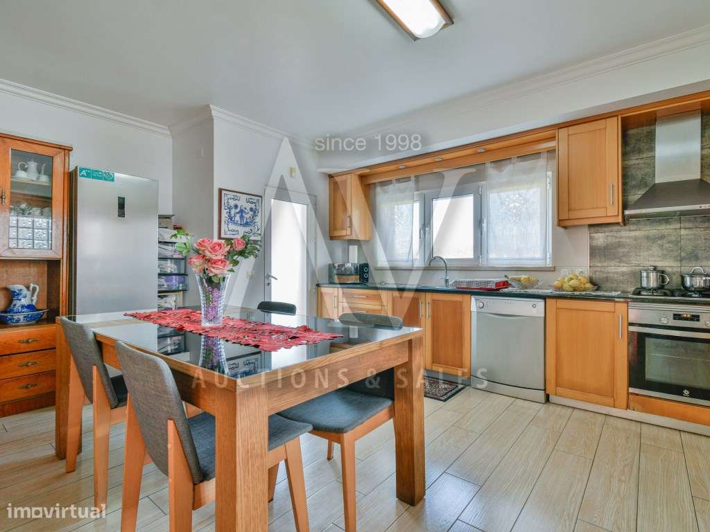 Moradia Independente V3+1 de R/C e Cave-11