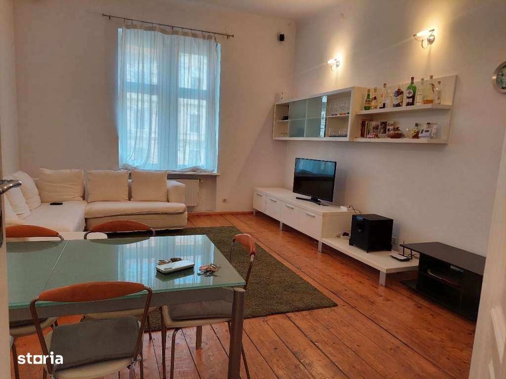 Apartament cu 3 camere la casa pe Bulevardul Victoriei-0