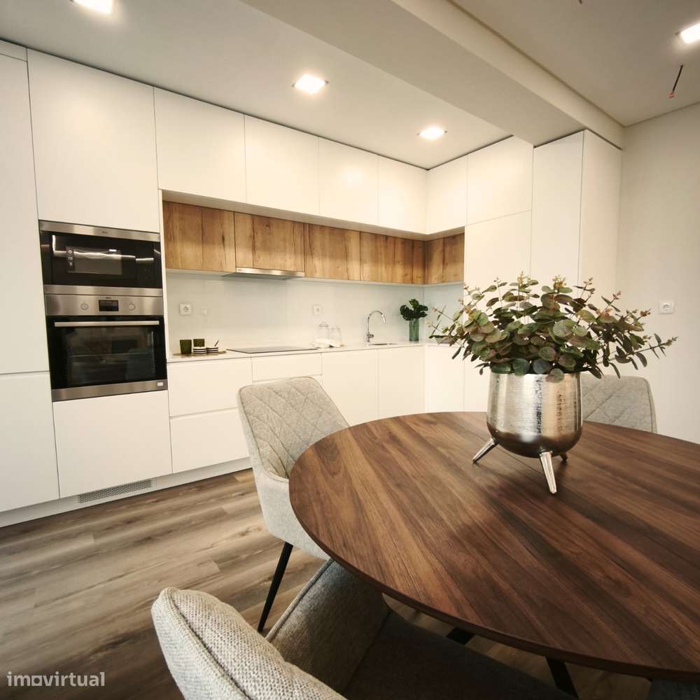 Apartamento T3 de Luxo e Modernidade no Coração de Benfica com Vista p-8