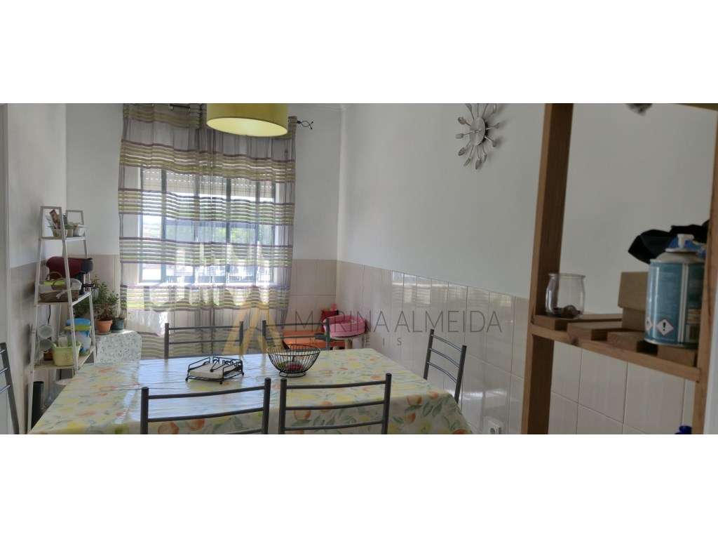Apartamento t3 transformado em t2 com 2 varandas e arrecadação no c...-7