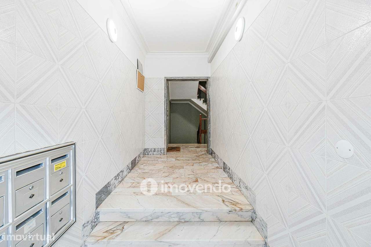 Apartamento T2 com arrecadação, em Agualva-37