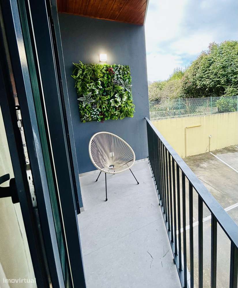 Arrenda-se T1 novo a estrear, mobilado e equipado, com garagem - Grande imagem: 4/10