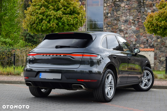 Porsche Macan Standard - 2