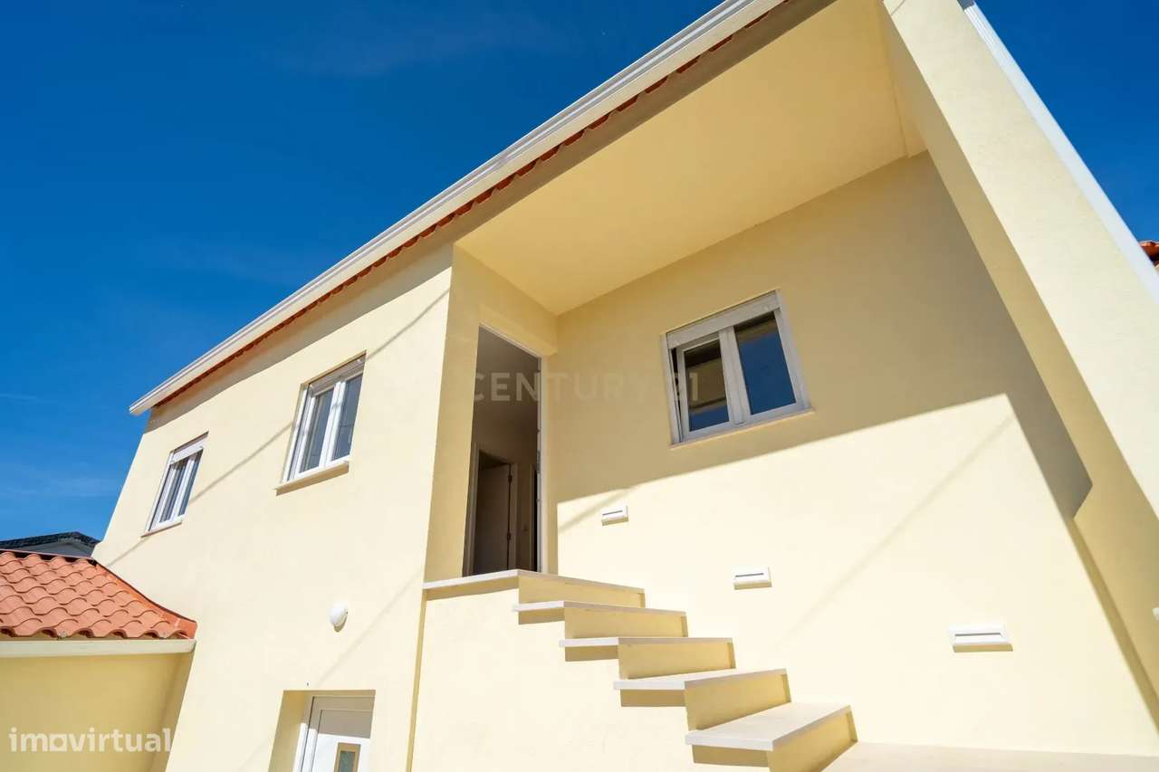 Moradia T3 de dois pisos com terreno totalmente renovada a cinco minut-30
