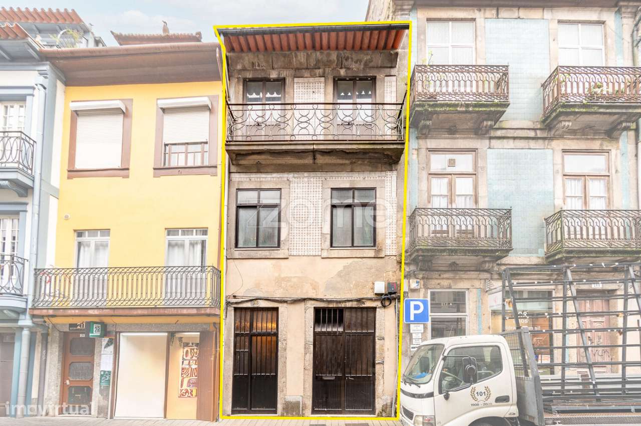 Prédio para Investimento em Zona ARU | Rua dos Caldeireiros - Porto - Grande imagem: 2/60
