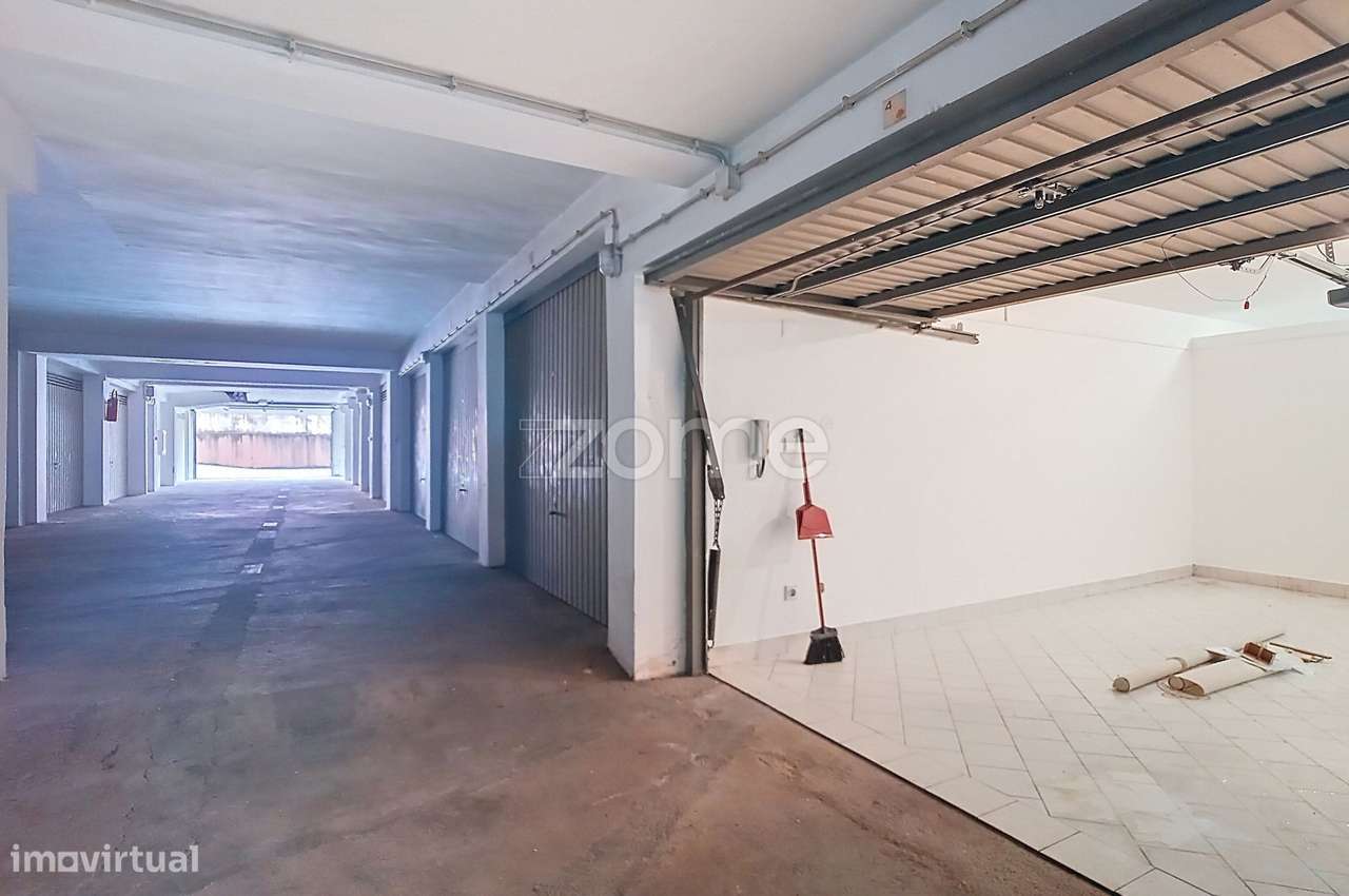 Apartamento T2 Premium com Terraço no Vale das Flores-39