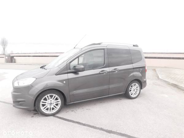 Ford Tourneo Courier 1.5 TDCi Trend - 22