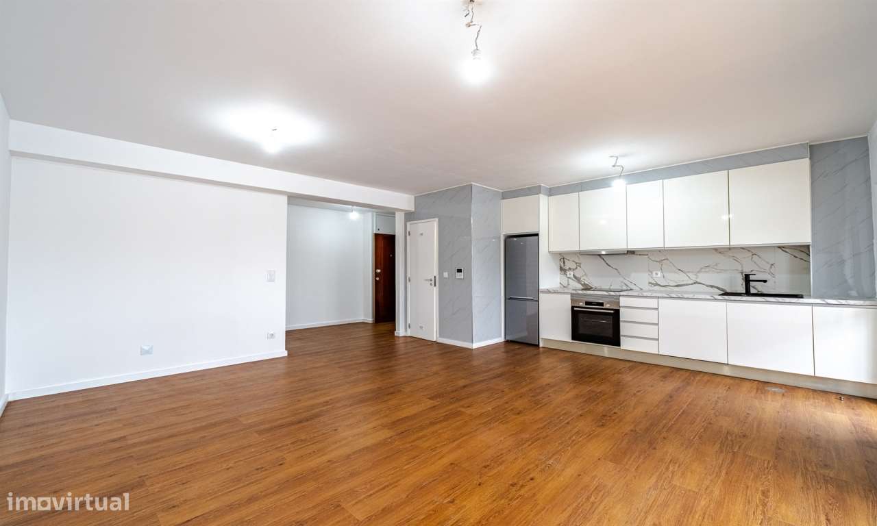 Apartamento T2 Remodelado - Garagem -Metro - Norteshopping- Matosinhos - Grande imagem: 4/23