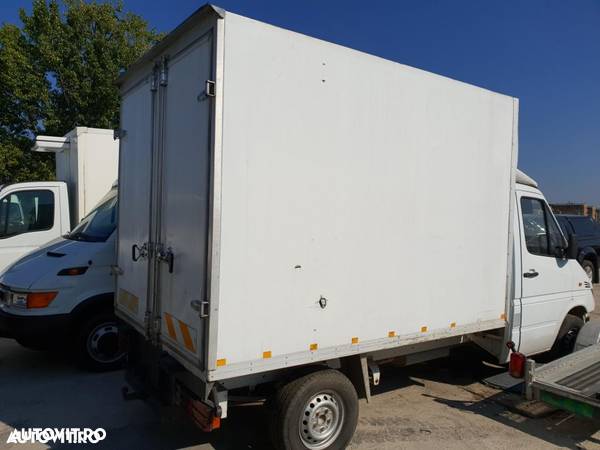 Dezmembrez Mercedes Sprinter Frigorific
2002 2.2cdi - 3