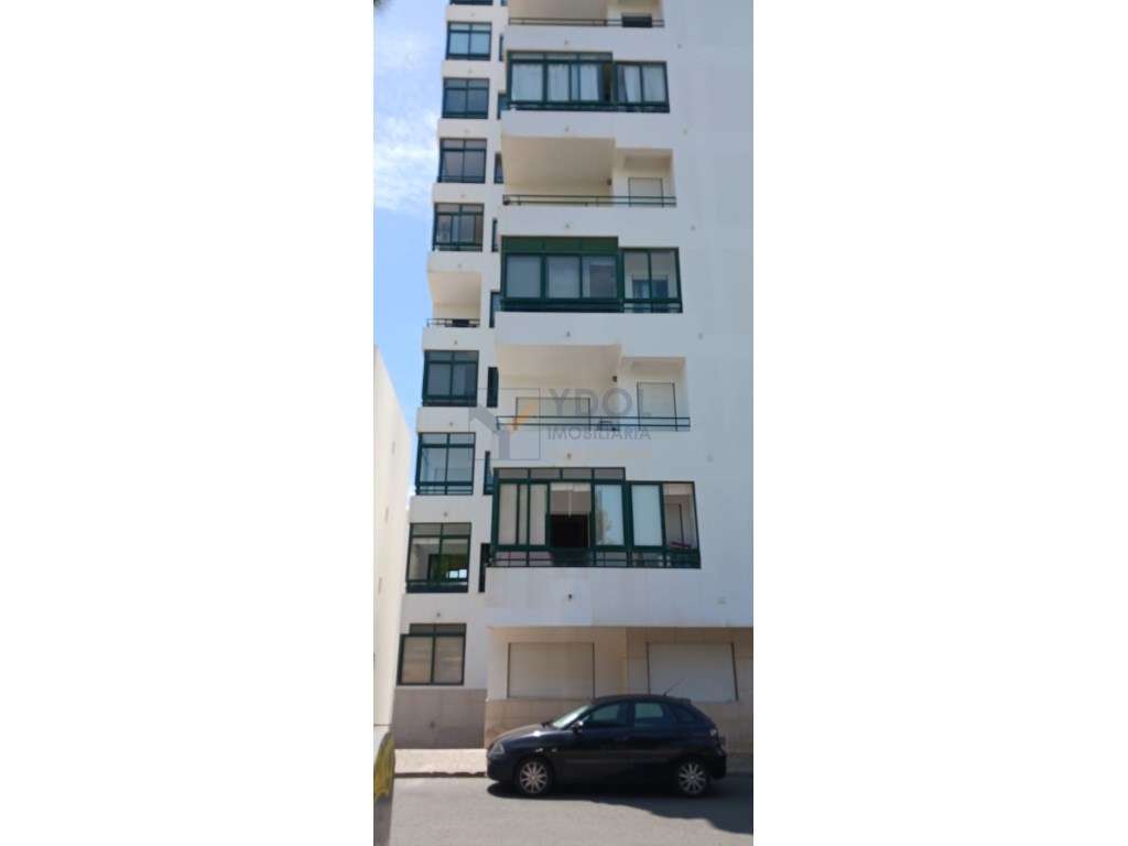 Apartamento T1 com Garagem - Quarteira-1