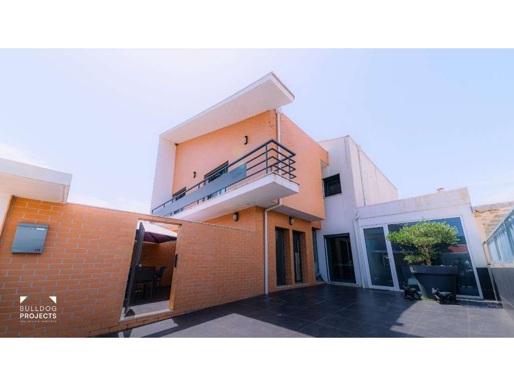 Moradia Isolada T4 Triplex Venda Coimbra-6