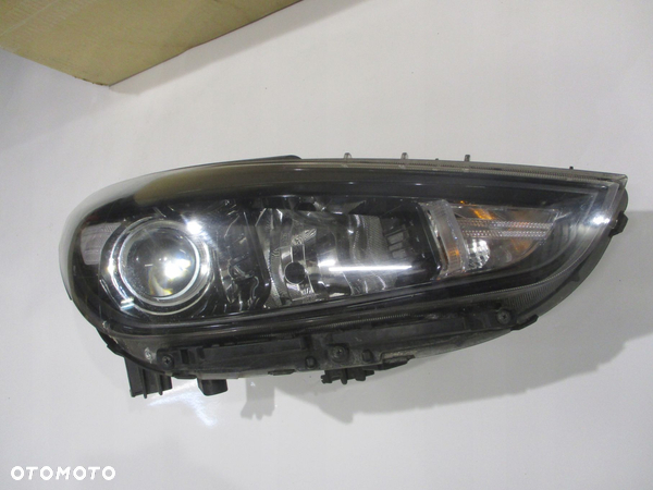 LAMPA REFLEKTOR PRAWY HYUNDAI I30 III 3 16-20 92102-G4060 - 3