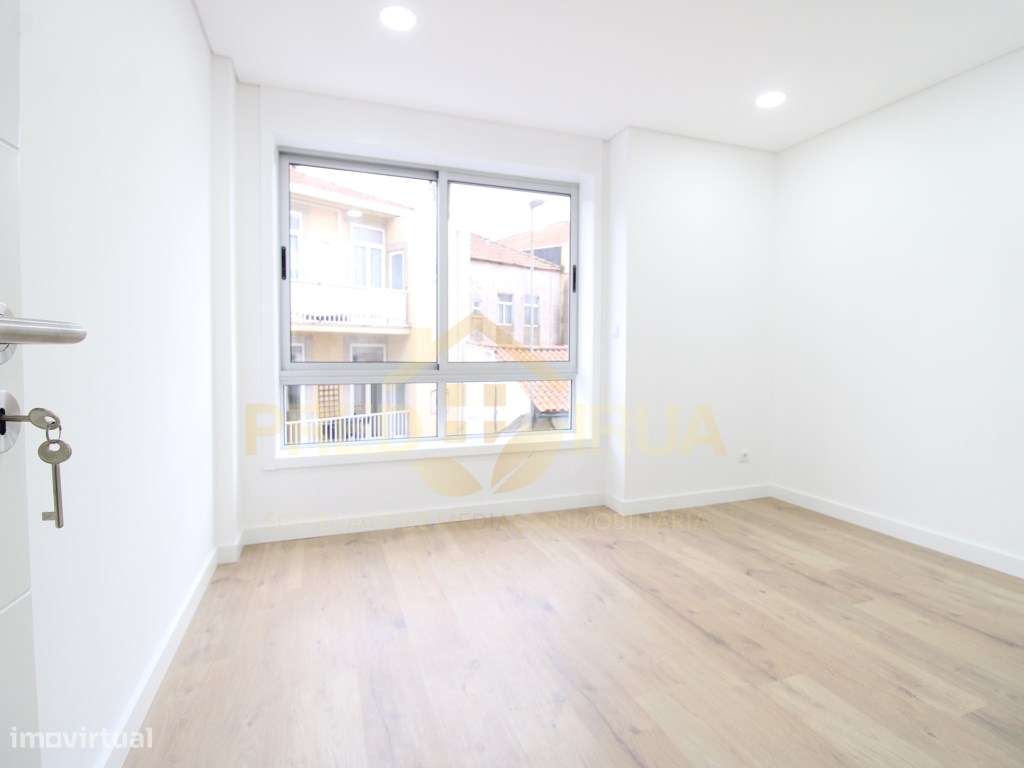 T2 renovado centro da cidade do Porto - Grande imagem: 3/8