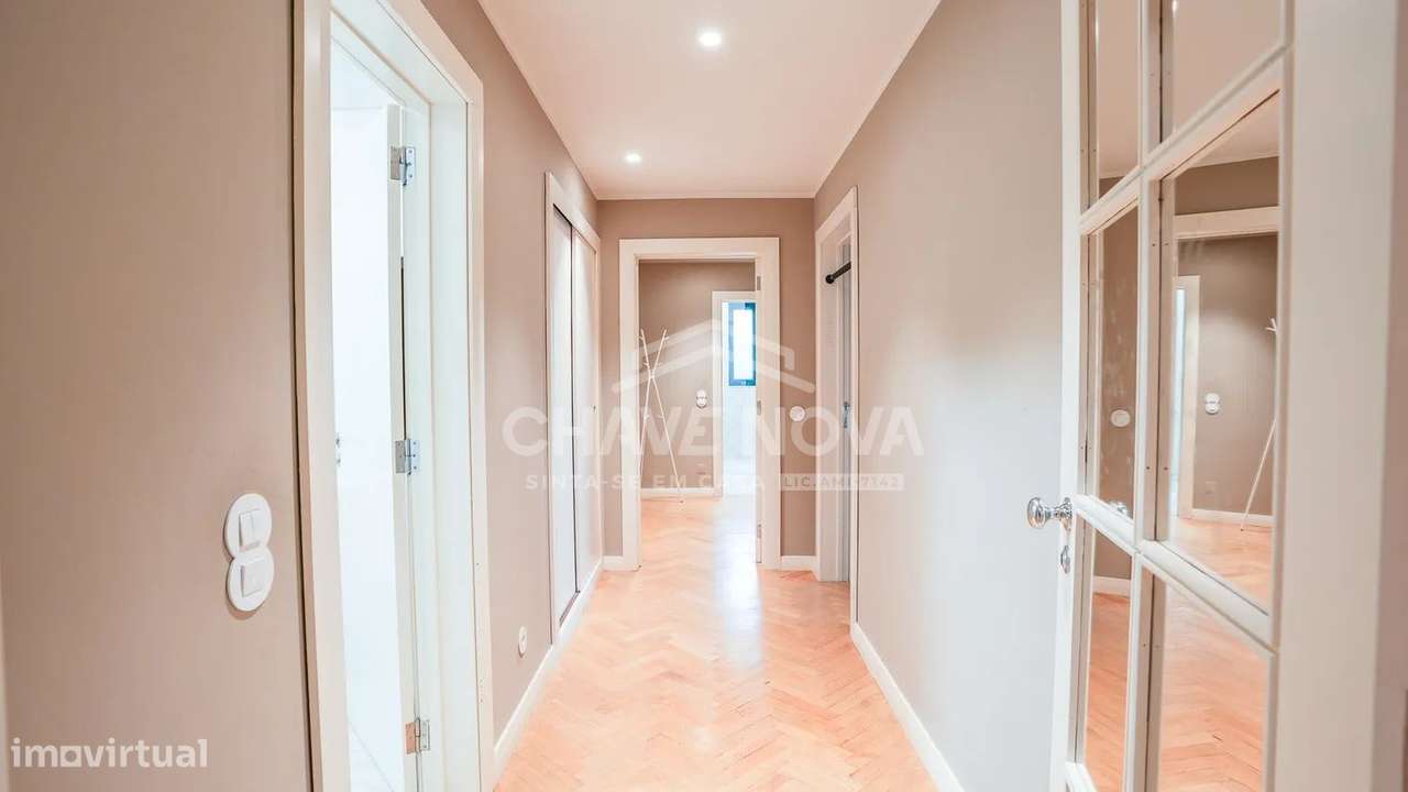 T2 Renovado c/ Lugar de Garagem na Alameda Jardins da Arrábida-11