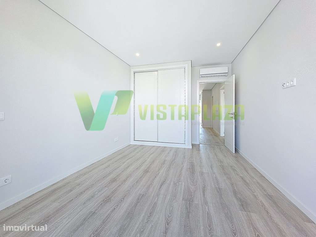 Apartamento T2 em Alvor com Terraço Privativo e Vista Ria de Alvor-18