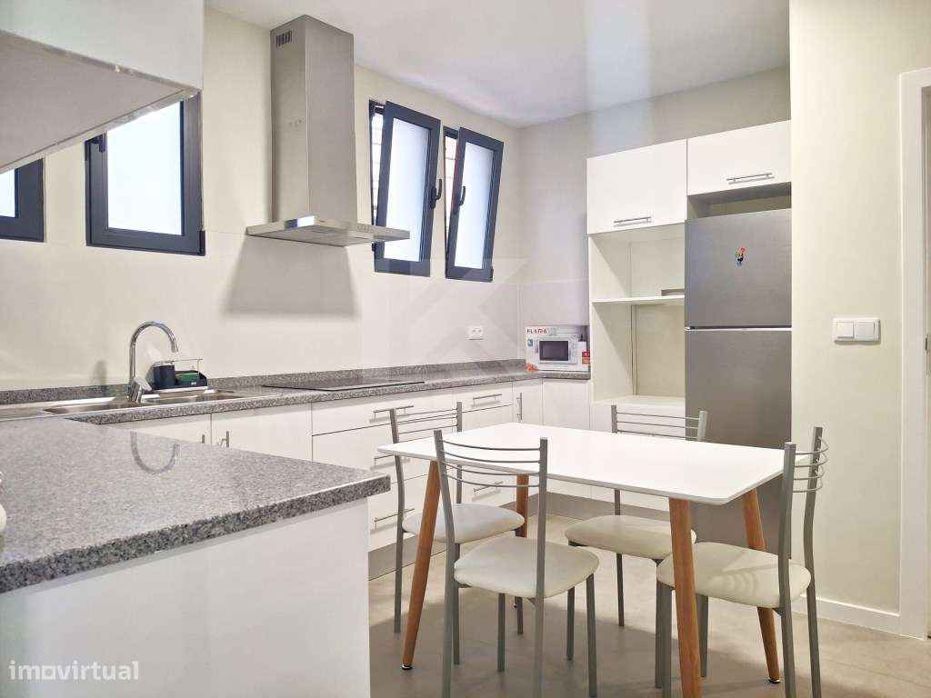 Andar de Moradia T2 Localizado no Bom Sucesso, Santa Maria Maior Fu... - Grande imagem: 1/24