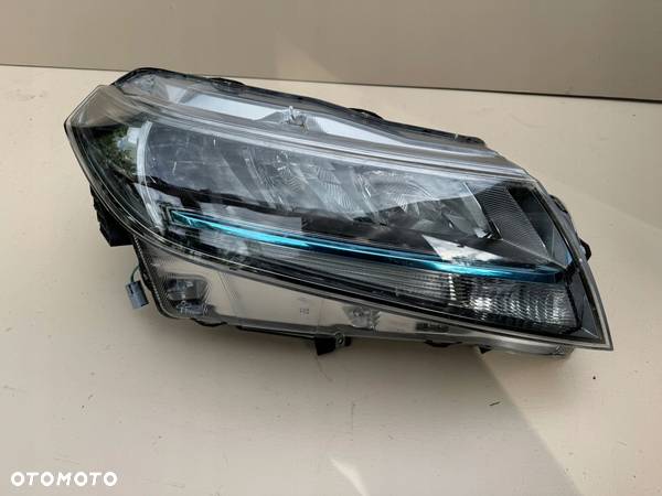 SUZUKI VITARA III 3 LIFT 18R- LAMPA PRAWA PRZEDNIA PRAWY PRZÓD 100-7R016 - 1