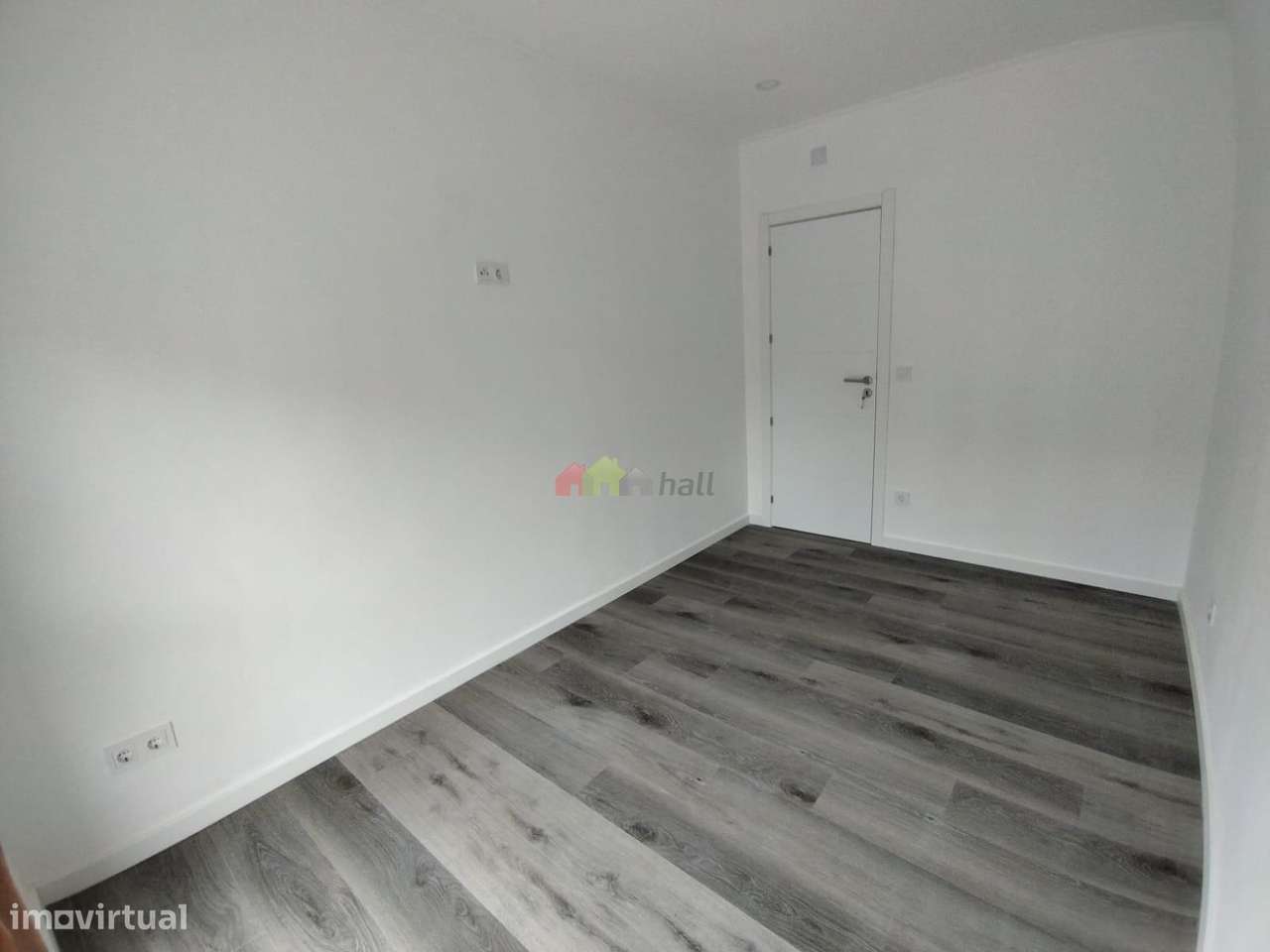Apartamento T2 Remodelado na Baixa Banheira-19