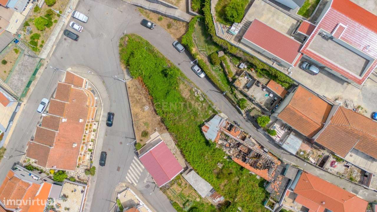 Terreno de 800 m² com Projeto Aprovado | Moradia T3 Contemporânea | Sã-28