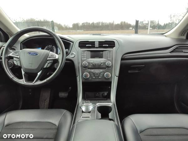 Ford Fusion - 8