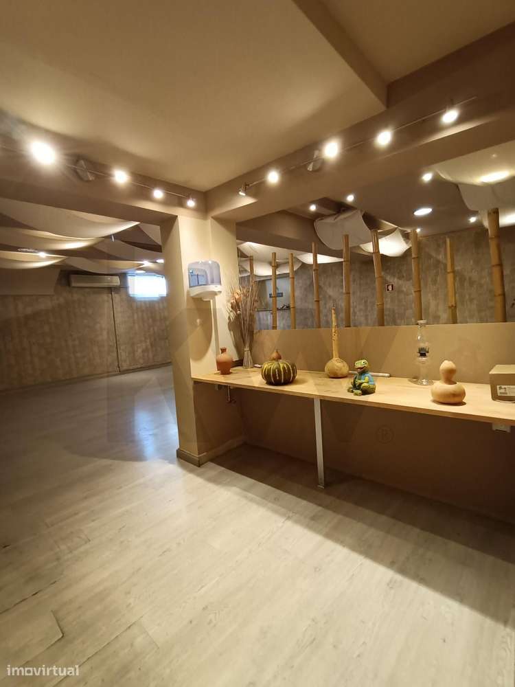 VENDA | ESPAÇO COMERCIAL COM ARRECADAÇÃO – CENTRO DE ALVERCA-22