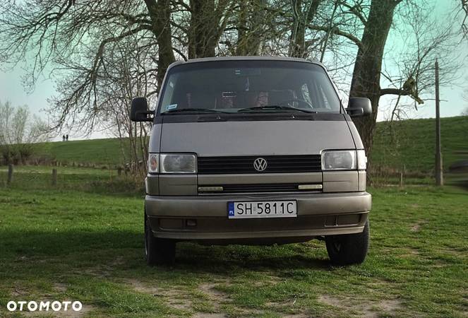 Volkswagen Caravelle - 12